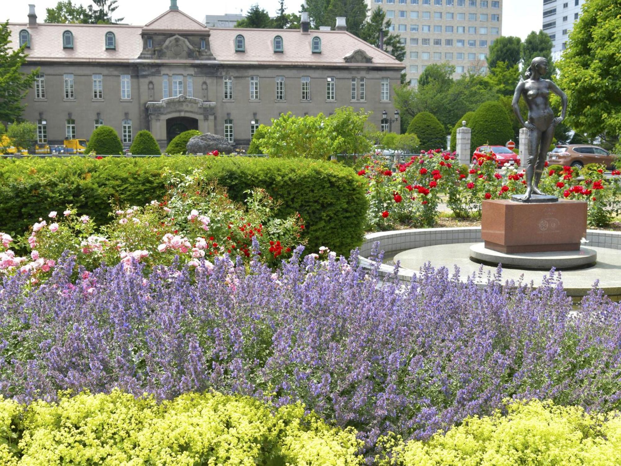 Sapporo View Hotel Odori Park Exterior photo The Rose Garden